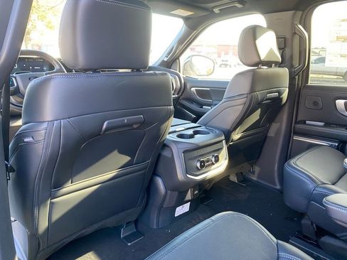 New 2025 Ford Expedition Platinum w/ Stealth Performance Package image 31