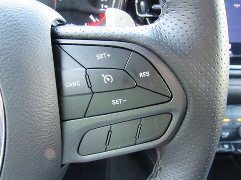 Used 2025 Dodge Durango GT AWD/4WD image 22