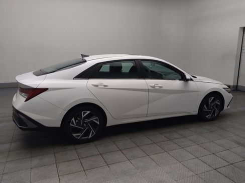 Used 2025 Hyundai Elantra SEL FWD image 10