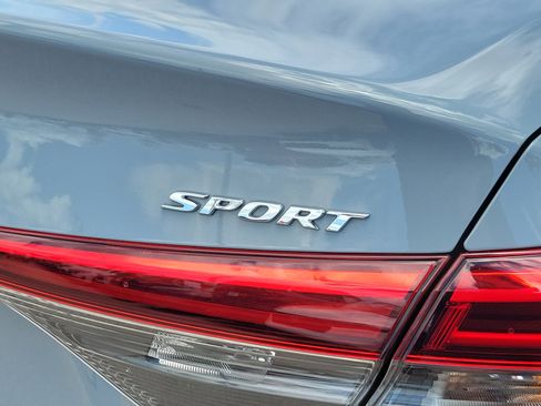 Used 2023 Honda Civic Sport image 10