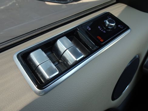 Certified 2022 Land Rover Range Rover Sport HSE Silver Edition AWD/4WD image 30