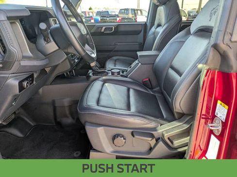 Used 2025 Ford Bronco Badlands AWD/4WD image 14