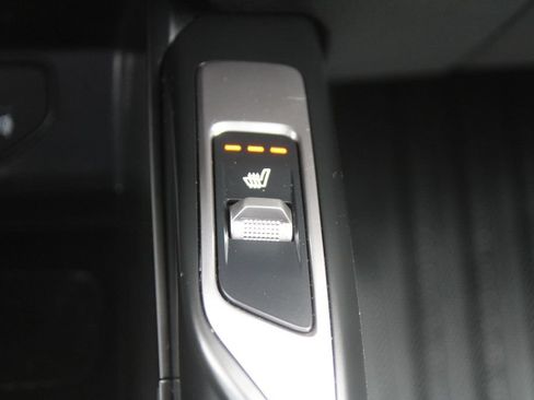 Certified 2025 Kia Sorento S FWD image 40