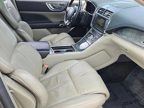 Used 2017 Lincoln Continental Reserve w/ Climate Package image 22