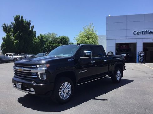 Used 2023 Chevrolet Silverado 2500 High Country w/ Z71 Off-Road Package image 10