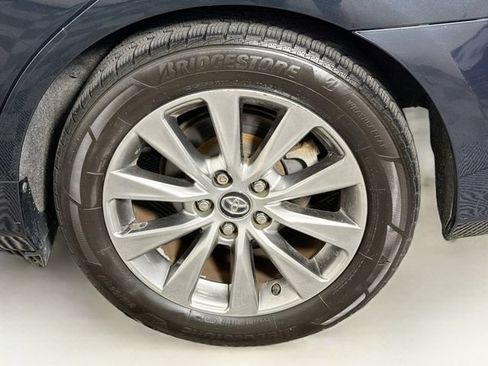 Used 2016 Toyota Camry XLE w/ Moonroof Package FWD image 36