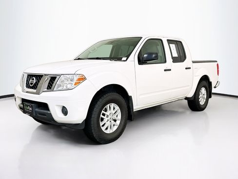 Used 2019 Nissan Frontier SV image 3