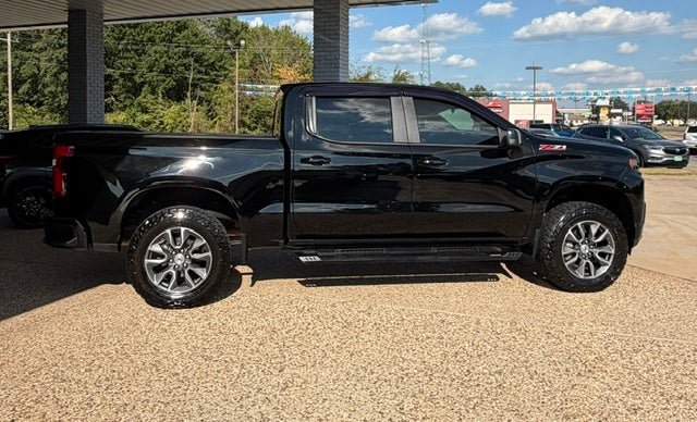 Used 2022 Chevrolet Silverado 1500 RST AWD/4WD image 2