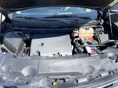 Used 2018 Chevrolet Traverse LT FWD image 11