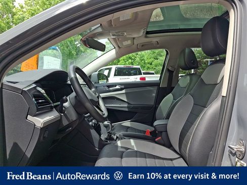 Certified 2022 Volkswagen Taos SEL AWD/4WD image 17