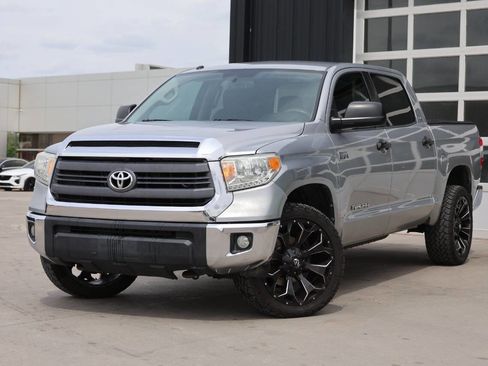 Used 2015 Toyota Tundra SR5 w/ SR5 Upgrade Package AWD/4WD image 3