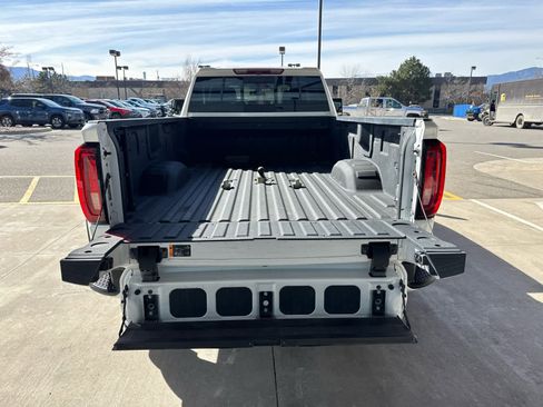 Used 2022 GMC Sierra 3500 Denali image 38