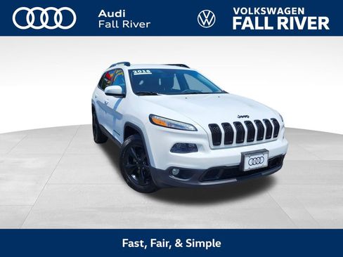 Used 2016 Jeep Cherokee Latitude w/ Cold Weather Group AWD/4WD image 1