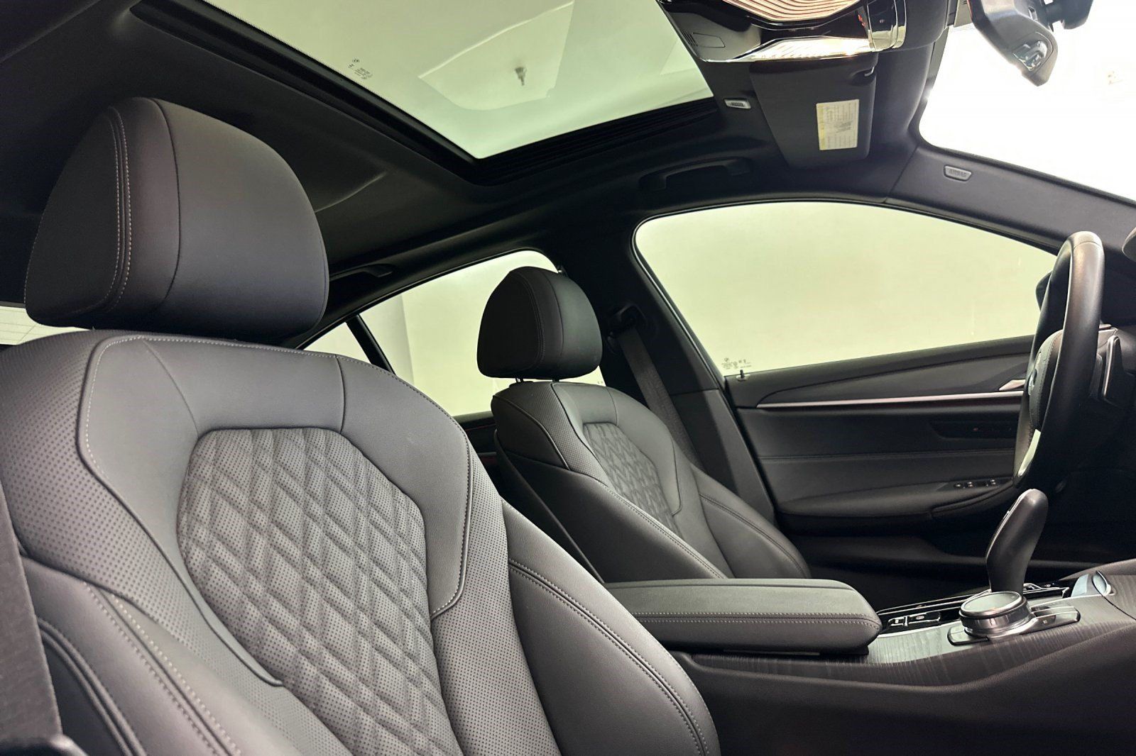 Certified 2023 BMW 530i w/ Convenience Package RWD image 25