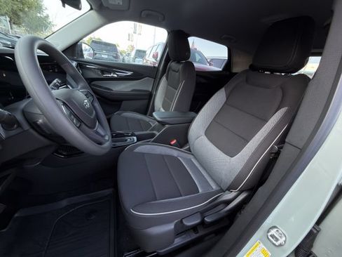 New 2026 Chevrolet TrailBlazer LT w/ Midnight Edition FWD image 18
