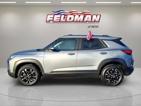 Used 2023 Chevrolet TrailBlazer LT w/ Convenience Package AWD/4WD image 2