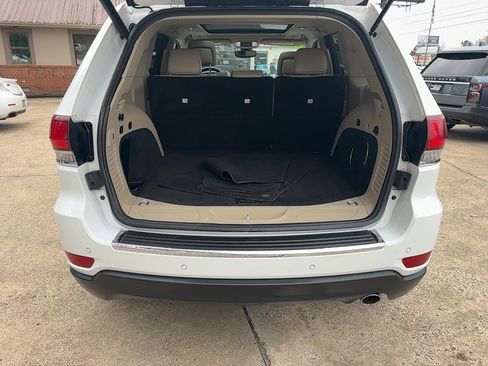 Used 2020 Jeep Grand Cherokee Limited w/ Luxury Group II image 9