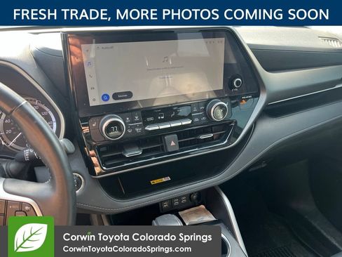 Used 2023 Toyota Highlander XLE FWD image 10