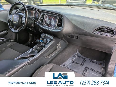 Used 2020 Dodge Challenger SXT w/ Blacktop Package RWD image 13