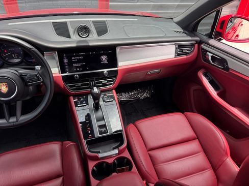Used 2023 Porsche Macan GTS AWD/4WD image 40