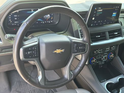 Used 2022 Chevrolet Tahoe LT w/ Luxury Package RWD image 17