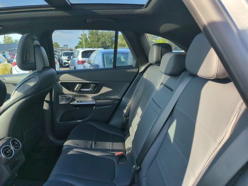 Used 2023 Mercedes-Benz GLC 300 image 5