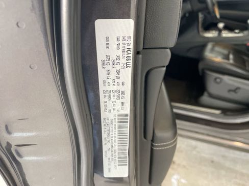 Used 2015 Jeep Grand Cherokee Overland image 28