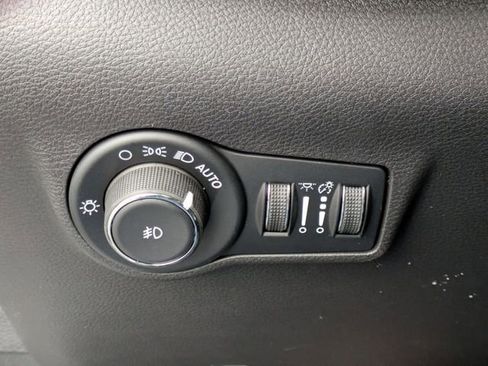New 2026 Jeep Compass Limited w/ Sun, Sound & Navigation Group AWD/4WD image 19