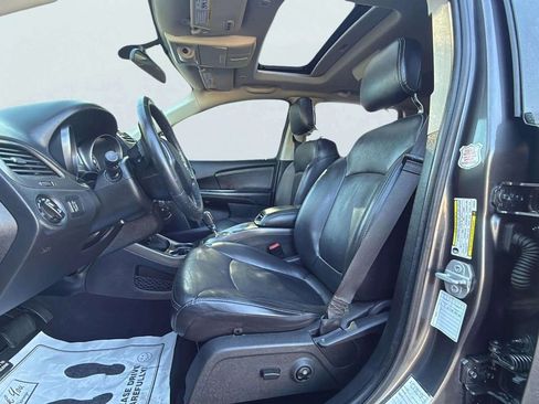 Used 2018 Dodge Journey Crossroad w/ Nav & Sun Group image 16