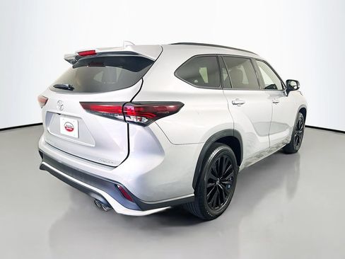 Certified 2025 Toyota Highlander XSE AWD/4WD image 5