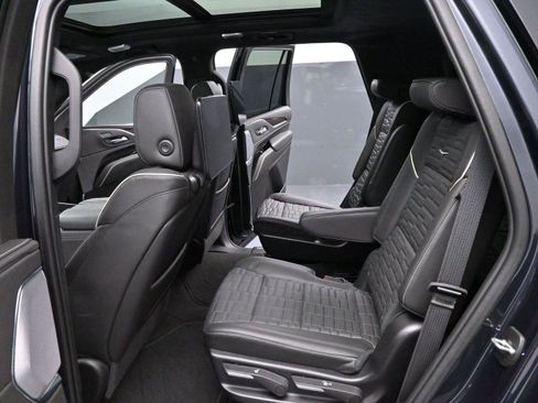 Certified 2024 Cadillac Escalade Sport Platinum image 36