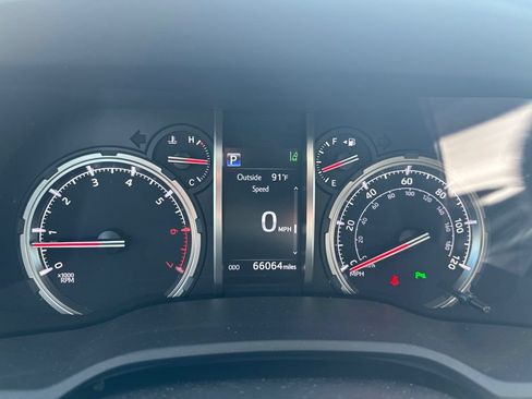Used 2021 Toyota 4Runner Limited AWD/4WD image 16