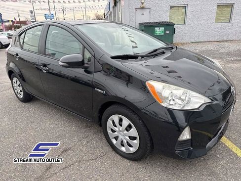 Used 2012 Toyota Prius C Four image 9