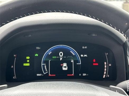 Used 2025 Toyota Camry SE w/ Convenience Package image 16