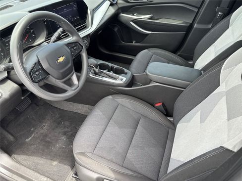 Used 2025 Chevrolet Trax LS FWD image 14