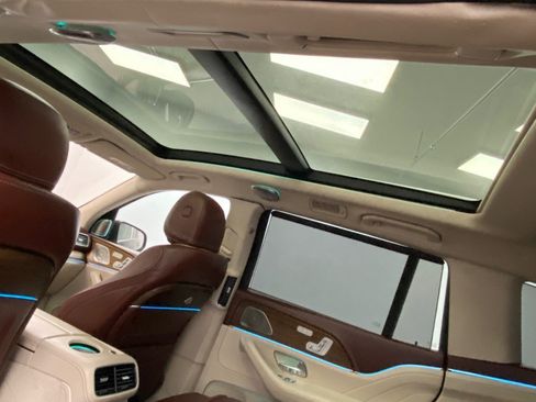 Used 2021 Mercedes-Benz Maybach GLS 600 4MATIC image 40