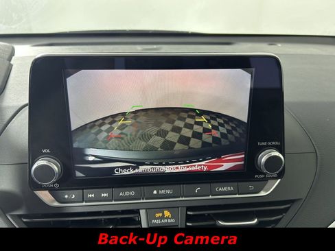 Used 2025 Nissan Altima 2.5 S image 9