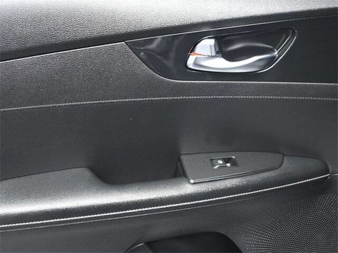 Used 2022 Kia Forte GT-Line w/ GT-Line Premium Package image 18