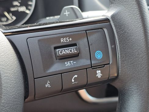 Used 2023 Nissan Rogue SV image 11