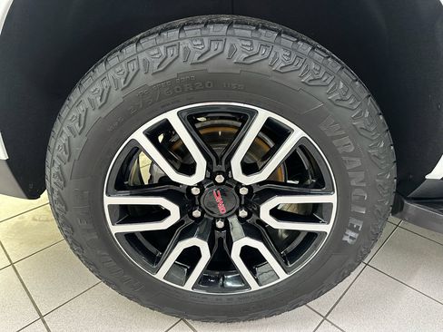 Certified 2023 GMC Yukon AT4 image 15