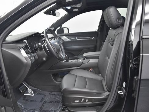 Used 2023 Cadillac XT6 Sport image 11