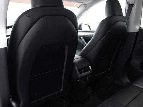 Used 2023 Tesla Model Y Long Range AWD/4WD image 16