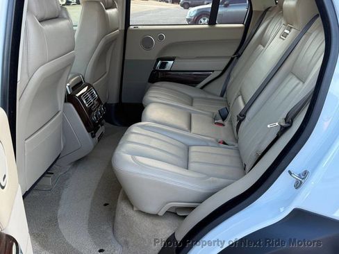 Used 2016 Land Rover Range Rover HSE image 11