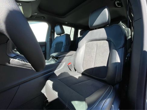 New 2025 Jeep Grand Cherokee Altitude image 18