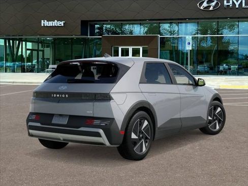 New 2025 Hyundai Ioniq 5 SE image 4