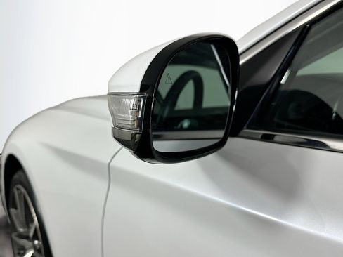 Used 2025 Genesis G70 2.5T image 16