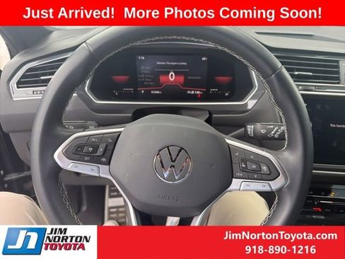 Used 2023 Volkswagen Tiguan SE R-Line image 12