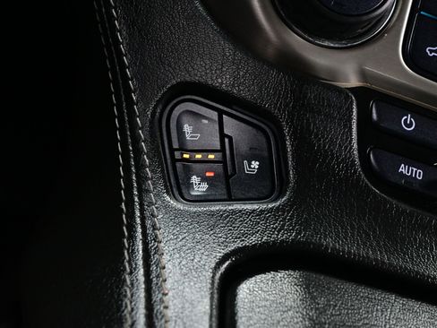 Used 2018 GMC Yukon Denali w/ Denali Ultimate Package image 25