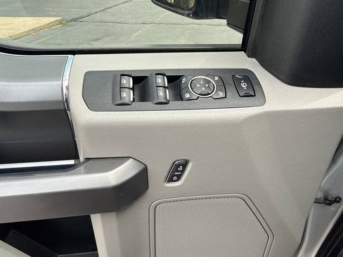 Used 2019 Ford F350 XLT w/ XLT Premium Package AWD/4WD image 21