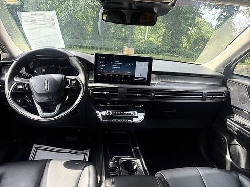 Used 2023 Lincoln Corsair FWD image 18
